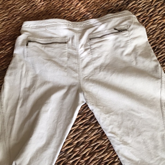 Free People velvet pants. Cream. Size 6 - Picture 4 of 6